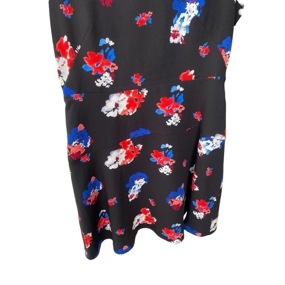 VINCE CAMUTO Traveling Blooms Fit-&-Flair Floral Dress in Rich Black Size: 10 - Picture 6 of 12